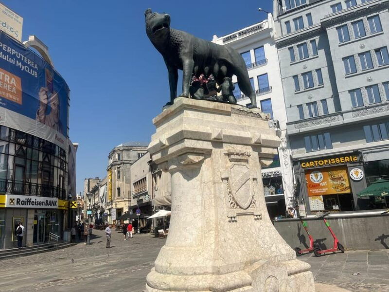 Bucharest: Walking tour with Italian speaking guide for small groups - Bucharest: Walking Tour with Italian Speaking Guide for Small Groups