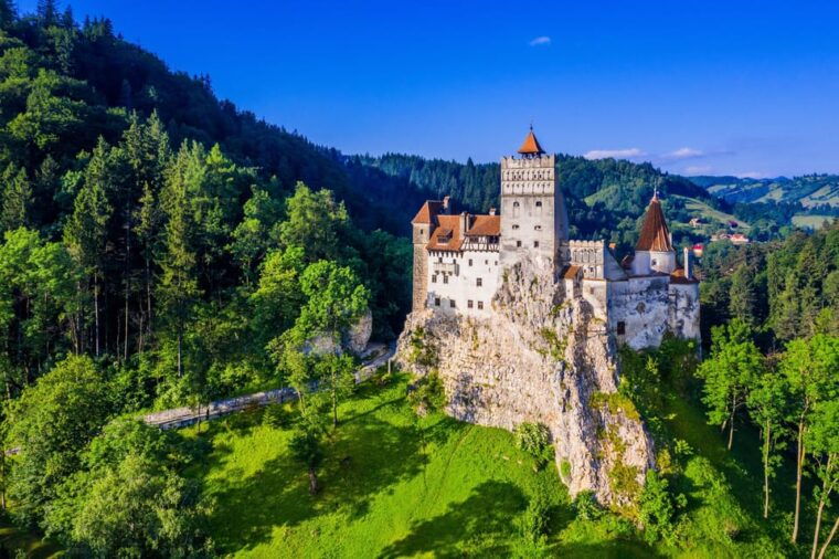Bucharest : Wednesday, Dracula & Peles 3 Castles Tour 1 Day - The Experience: Pros and Cons