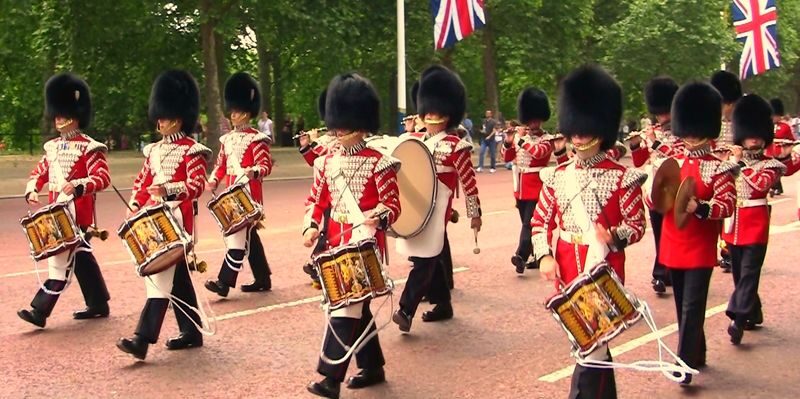 Buckingham Palace Changing of the Guard Tour - Whitehall, Westminster Abbey and Big Ben
