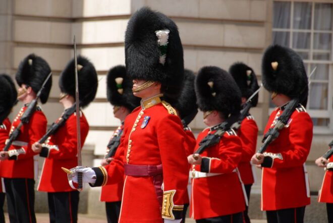 Buckingham Palace Exterior and Royal History Private Tour - Private Car Transfers in London