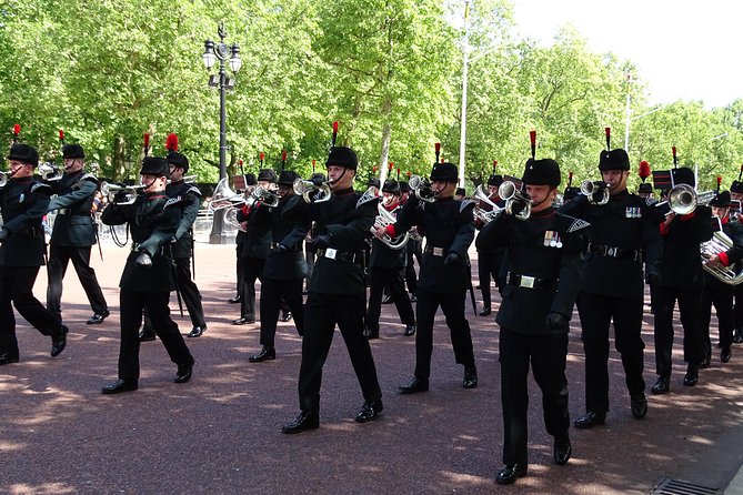 Buckingham Palace, St Jamess Palace, Hampton Court Palace Private Walking Tour - Cancellation Policy