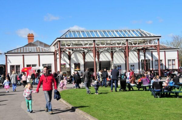 Buckinghamshire Railway Centre: Steaming Day Ticket - Facilities and Amenities