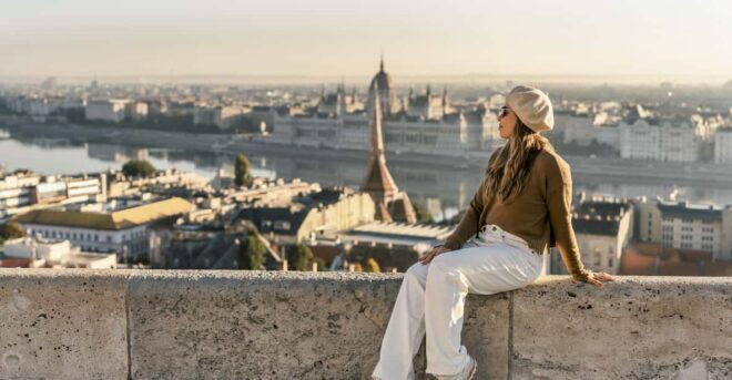 Buda Castle: Group Photoshoot With a Local Guide - What to Expect During the Shoot