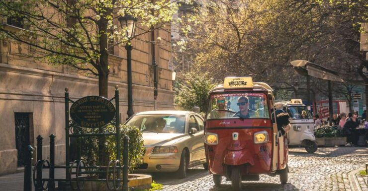 Budapest: 2-Hour Private TukTuk Tour - Tour Experience