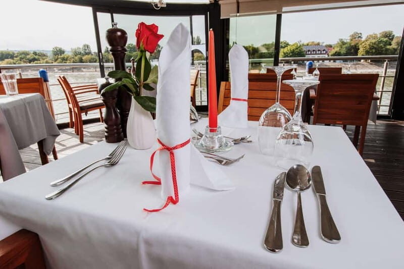 Budapest: 3-Course Dinner for 2 on a Boat Restaurant - A Culinary Evening on the Danube: Budapest’s 3-Course Dinner for Two on a Boat Restaurant