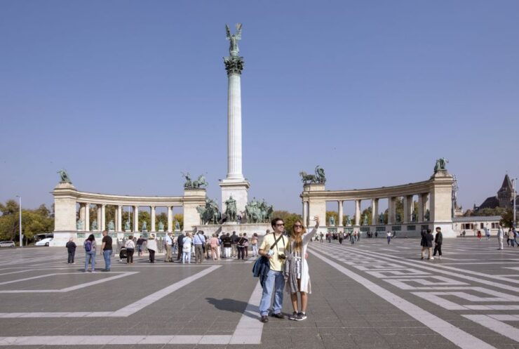 Budapest: 3-Hour Trabant Sightseeing Tour - Activity Details