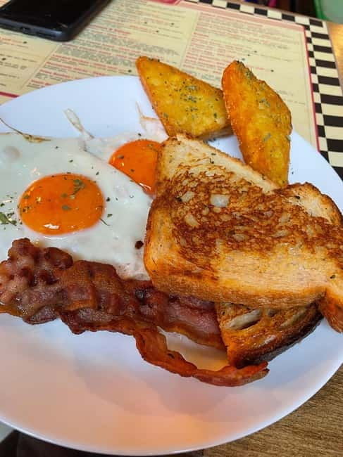 Budapest: 4-hour Bottomless Brunch w/ Cocktails & Craft Beer - Authentic Experiences from Guest Reviews