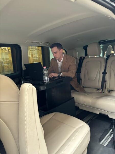 Budapest: Airport to Hotel Private Transfer by Electric Car - Customer Experience Highlights