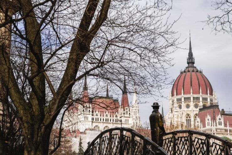 Budapest: Assist the Authorities Outdoor Escape Room Game - Key Points