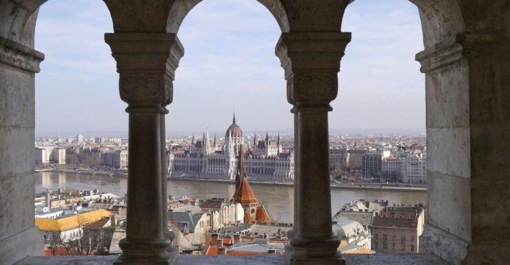 Budapest: Best of City Highlights Walking Tour - Tour Experience