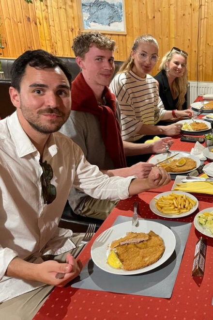 Budapest Bites Street Food Safari: LUNCH (5 Dishes Included) - Logistics and Meeting Point