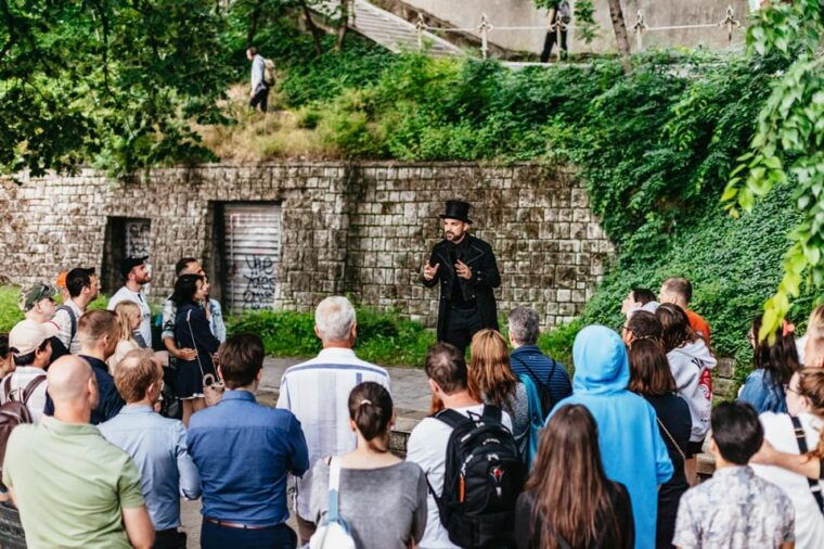 Budapest: Buda Castle District Vampires and Myths Night Tour - The Guides and Their Performance