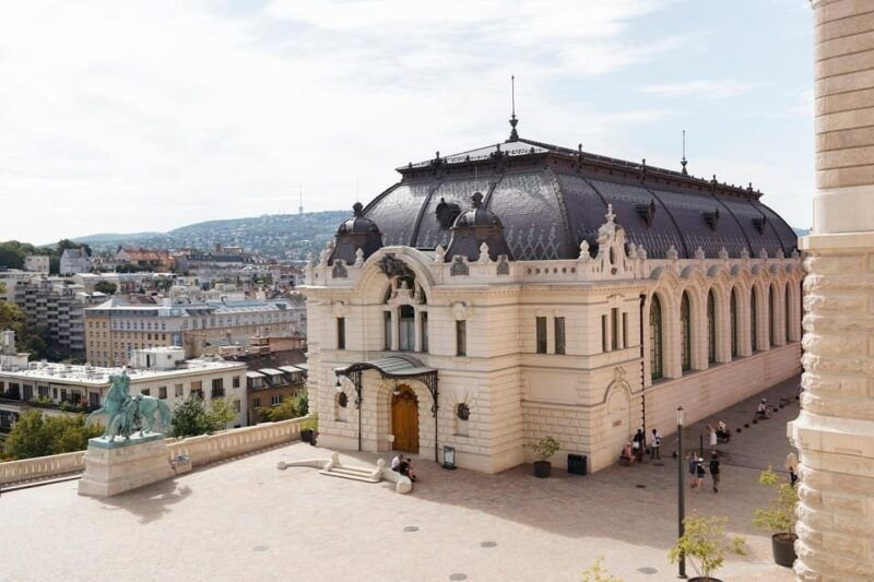 Budapest: Buda Castle Walking Tour & Folk Music Performance - Discovering Budapest’s Buda Castle District: A Walking Tour with Folk Music