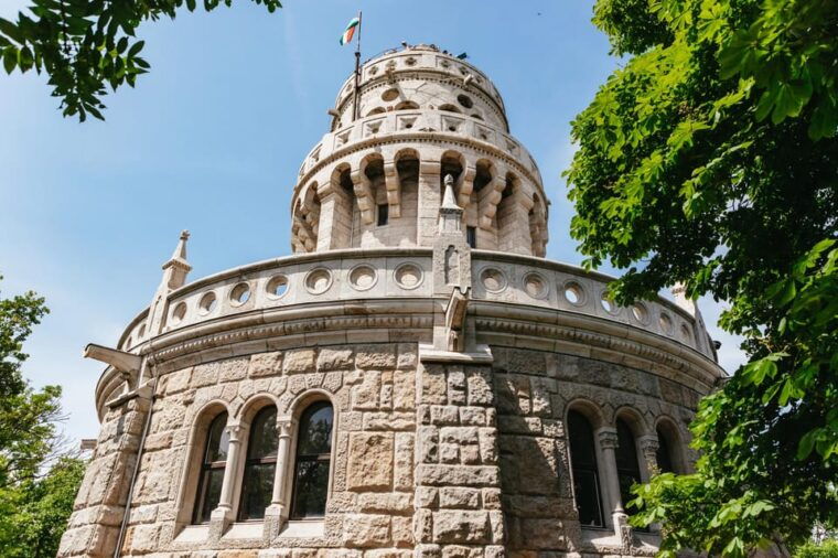 Budapest: Buda Hills Guided Hiking Tour with Optional Lunch - Optional Lunch: Hungarian Flavors on the Trail