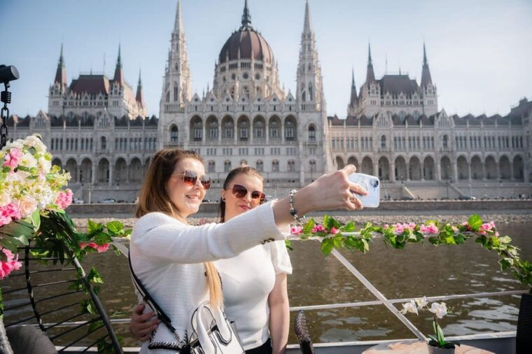 Budapest By Night Sightseeing Cruise - The Itinerary in Detail