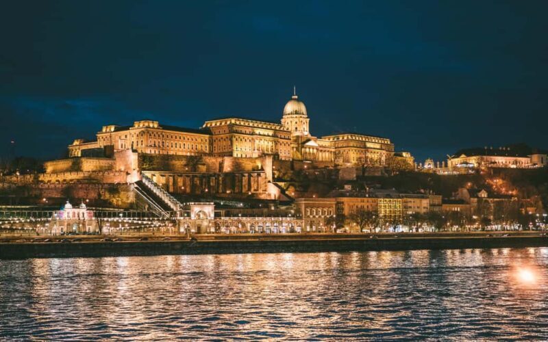 Budapest: By Night Sightseeing Cruise with Welcome Drink - Exploring the Experience: What to Expect