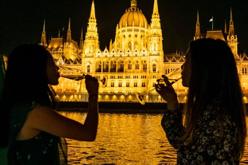 Budapest Candlelit Dinner Cruise with Live Music - Four courses, with a few caveats