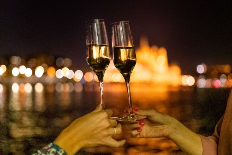 Budapest: Candlelit Dinner River Cruise With Live Music - Activity Details