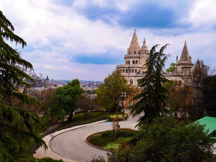 Budapest: Castle Hill History & Mystery Discovery Game - Activity Overview