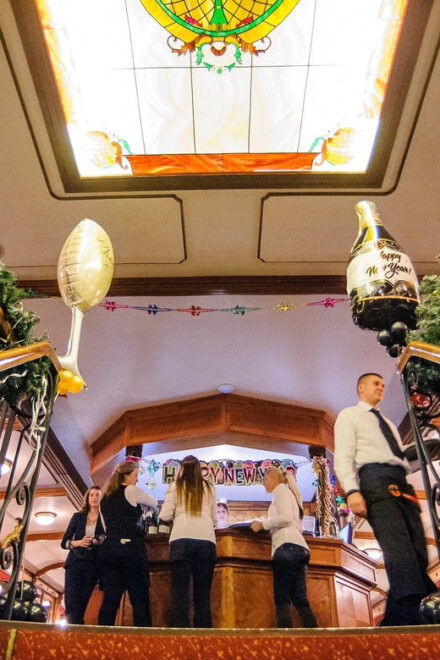 Budapest: Christmas and Holiday Danube Dinner Cruise - Culinary Experience on Board