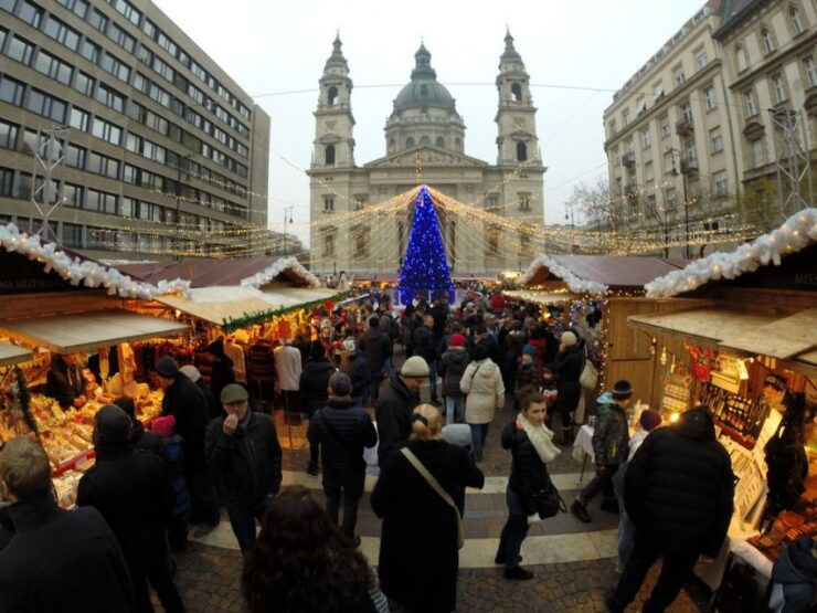 Budapest Christmas Walking Tour With Basilica Entry - Tour Highlights
