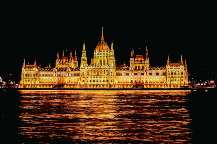 Budapest: City Highlights Cruise With Welcome Drink - Activity Details