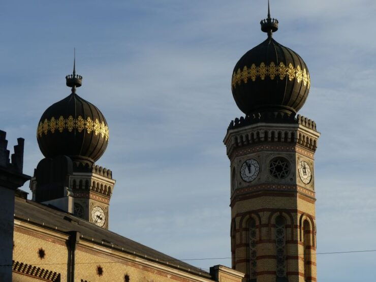 Budapest: City Highlights Express Bus Tour - Highlighted Landmarks and Architecture