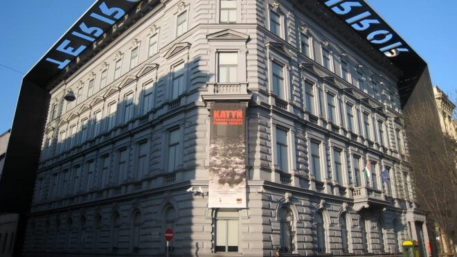 Budapest: City Highlights Walking Tour - Guided Tour Experience