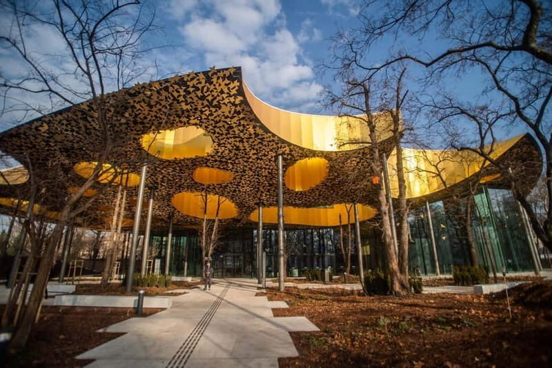 Budapest: City Park- True Crime of Hungary- Walking Tour - A Deep Dive into the Experience