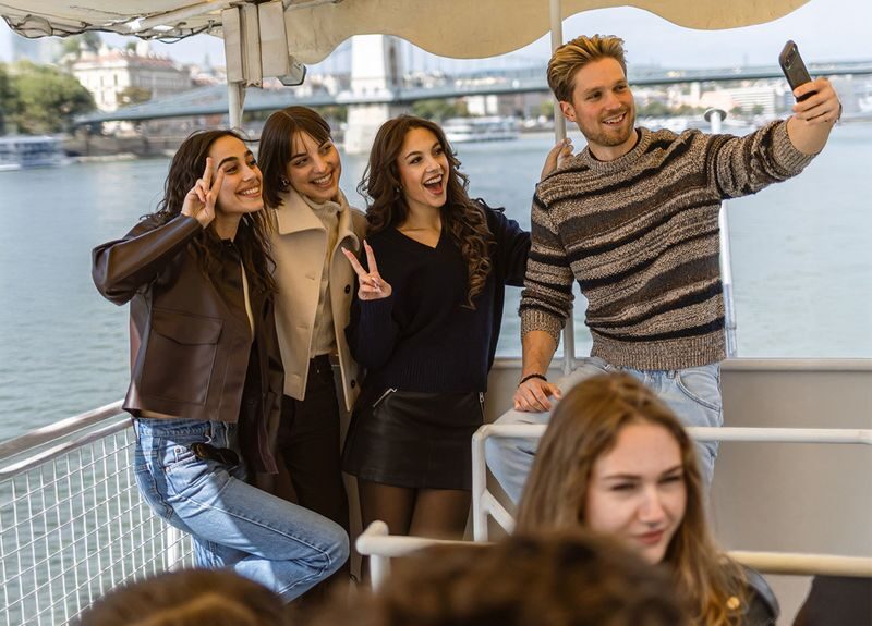 Budapest Cruise with Audio Guide - Audio guide: useful in principle, worth checking