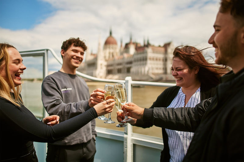 Budapest Cruise with Drinks and Live Music - Who will enjoy this cruise most