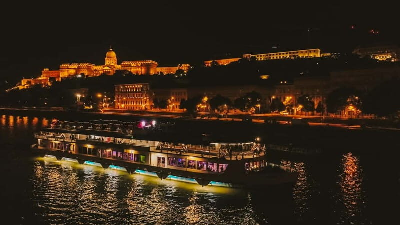 Budapest: Cruisin' Boat Party Tour with Electronic Music - An Overview of the Budapest Cruisin Boat Party