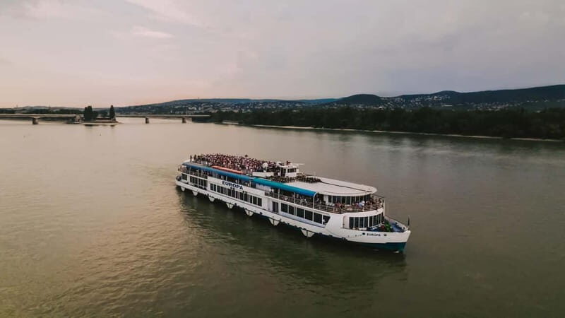 Budapest: Cruisin' Boat Party Tour with Electronic Music - The On-Board Experience