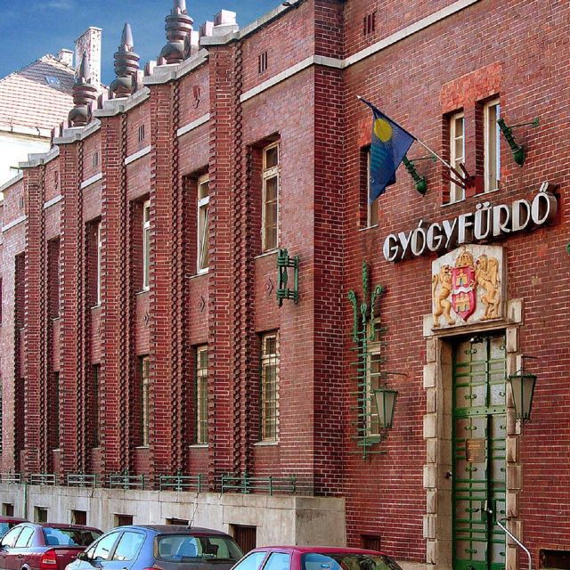 Budapest: Dandar Thermal Bath Full-Day Admission - Experience Highlights