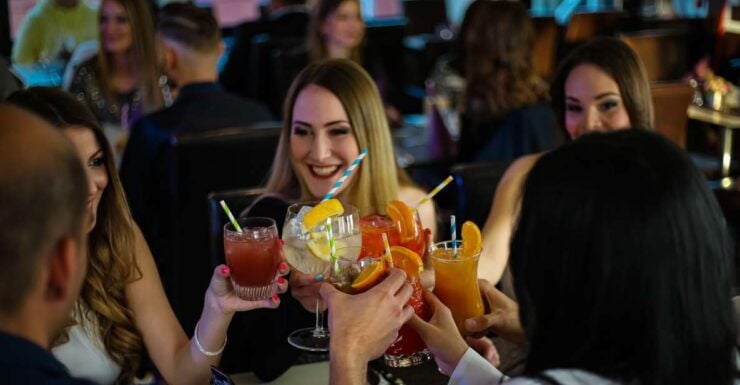 Budapest: Danube Cocktail and Live Folklore Cruise - Activity Details