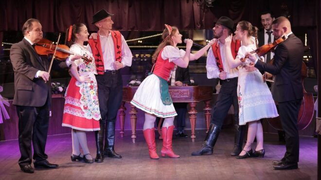 Budapest: Danube Cruise With Folk Dancing and Drinks - Important Information