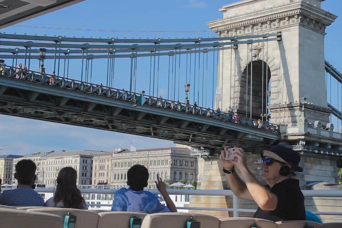 Budapest Danube Sightseeing Cruise With Drink and Audio Guide - Highlights of Budapest Danube Sightseeing Cruise