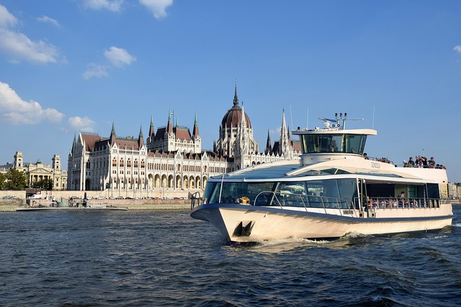 Budapest Danube Sightseeing Cruise With Drink and Audio Guide - Meeting and Pickup Information