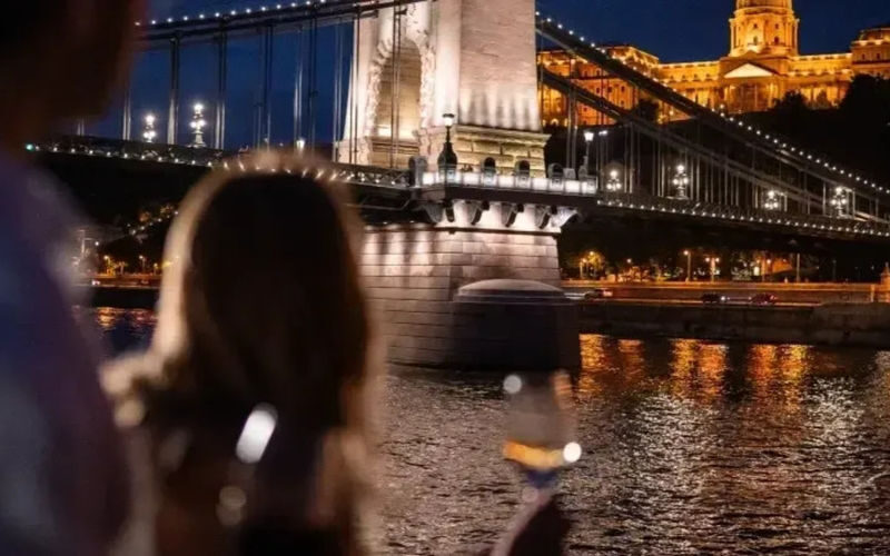 Budapest Dinner Cruise with Live Folk Music - Budapest’s grandest views come from the river