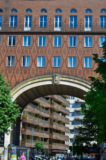 Budapest: Downtown Legends and Street Art Adventure - Urban Legends and Historical Insights