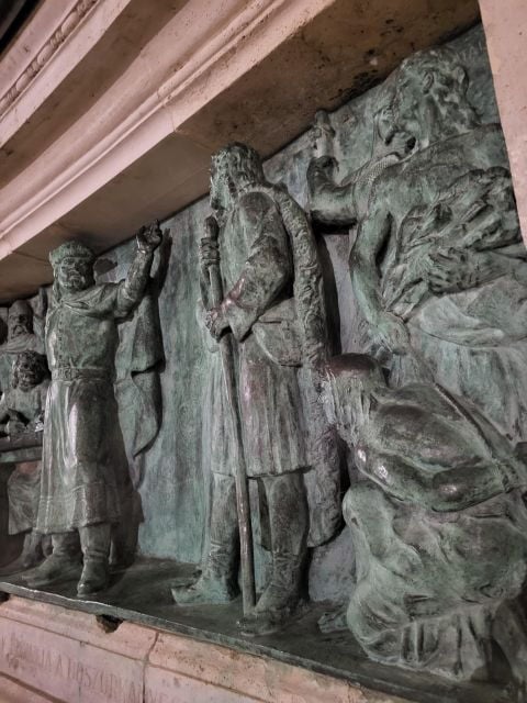 Budapest: Dracula's Hungarian Roots; Discovering City Park - Visit Vajdahunyad Castle Behind Heroes Square