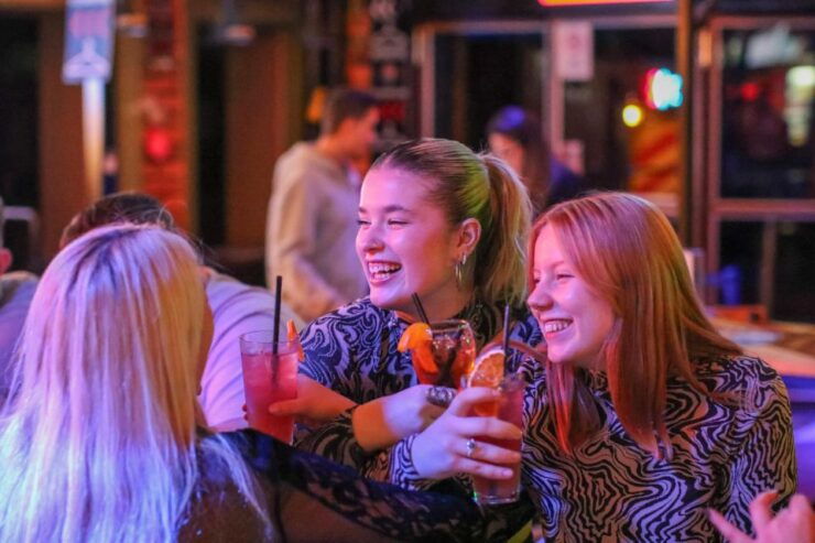 Budapest: Drunken History Bar Crawl Tour With Local Drinks - Tour Highlights