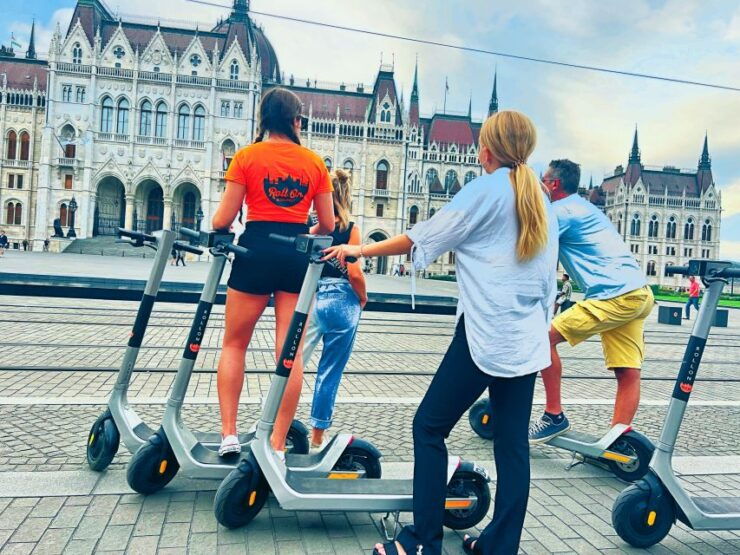 Budapest: E-Scooter Tour - Tour Duration and Guides