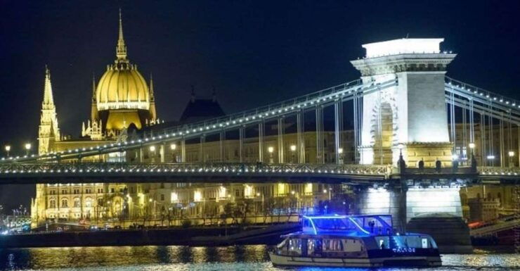 Budapest: Easter Dinner Cruise on the Danube River - Experience Details