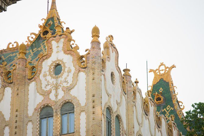 Budapest Essential Walking Tour&Traditional Hungarian Dessert - Final Thoughts: Who Is This Tour For?