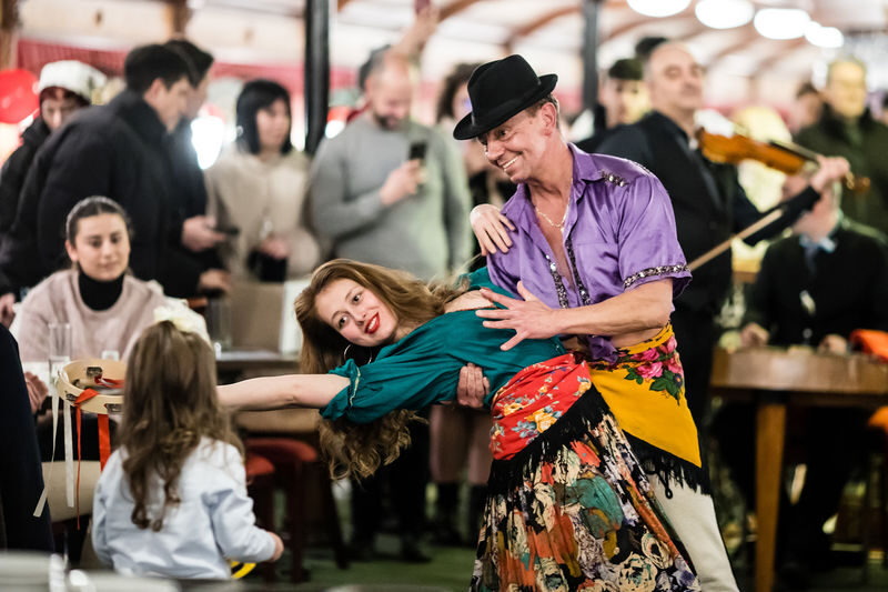 Budapest Evening Dinner Cruise with Folklore Show - Live music and folk dancing at close range