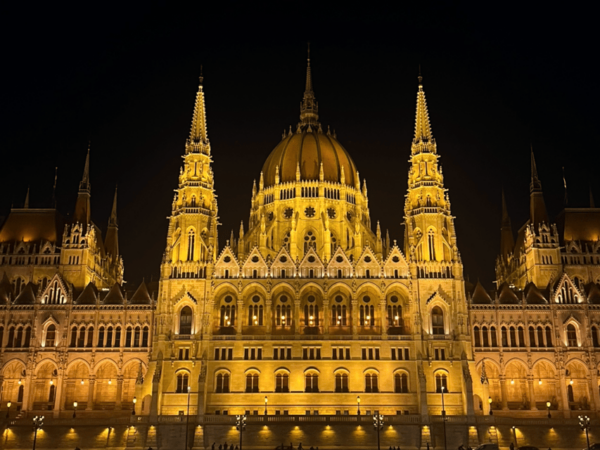 Budapest: Evening Sightseeing Cruise With Unlimited Prosecco - Highlights of the Cruise