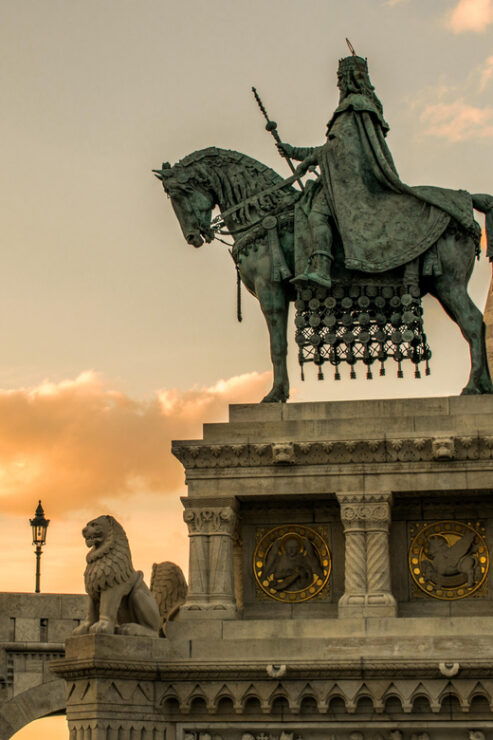 Budapest Exploration for Solo Travelers With Local Companion - Itinerary Highlights