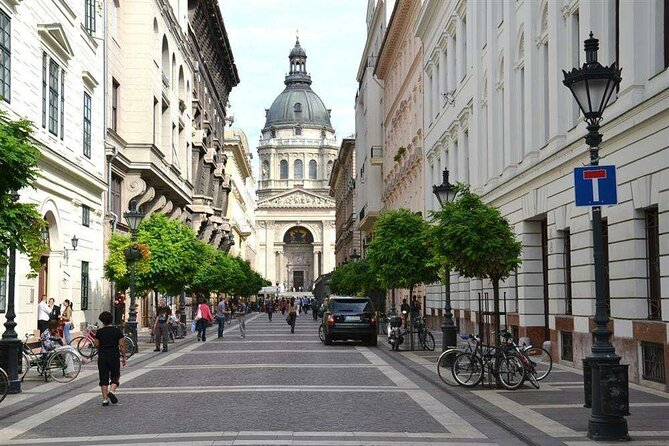 Budapest Film Tour and Movie Escape Room UNESCO Sites With Lunch - Meeting and Pickup Details