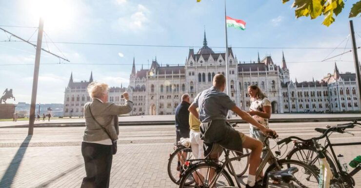 Budapest: Guided City Discovery Bike Tour - Booking Details
